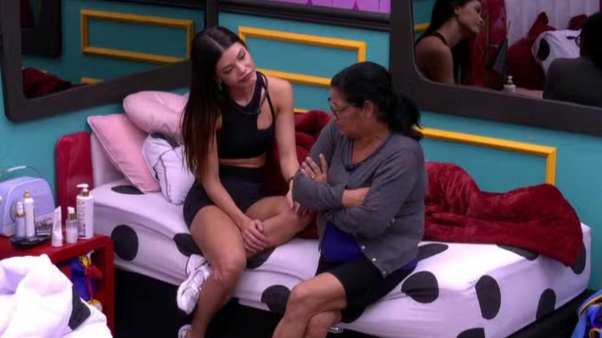 Vitória Strada e Joselma em conversa no quarto Anos 50 do BBB 25