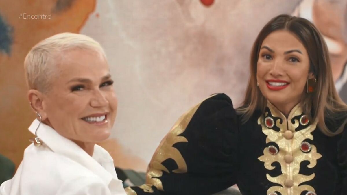 Xuxa ao lado de Patrícia Poeta, vestida de Xuxa, no Encontro