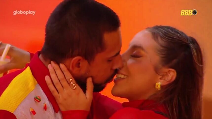 Maike e Renata se beijam na festa do BBB 25