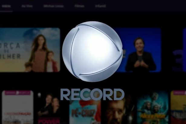 Logo da RECORD em cima de uma tela do streaming