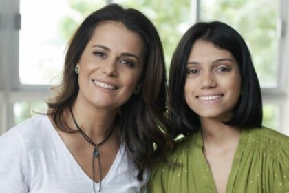 Adriana Araújo e Giovanna Araújo em foto posada juntas