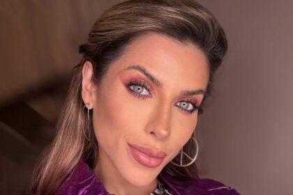Ana Paula Minerato em foto posada