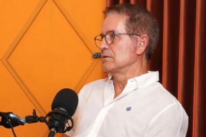 Carlos Tramontina em trecho de programa do Flow News