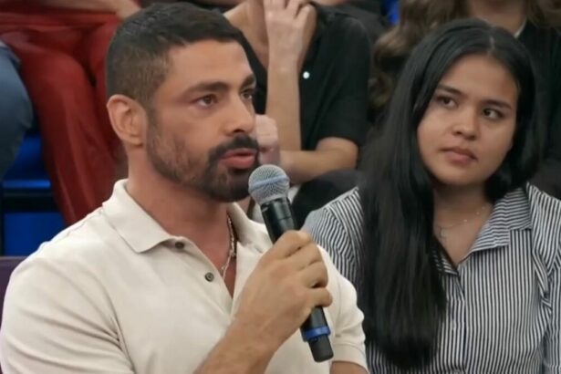 Cauã Reymond em trecho de participação de Altas Horas