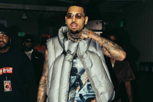 Chris Brown nos bastidores de um show