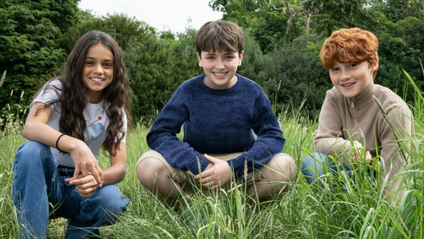 Dominic McLaughlin, Arabella Stanton e Alastair Stout, os protagonistas da nova série Harry Potter