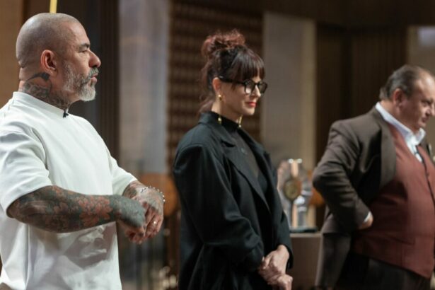 Henrique Fogaça, Helena Rizzo e Erick Jacquin em trecho do episódio de estreia do MasterChef Brasil 12