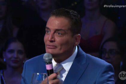 Leo Dias emocionado no Troféu Imprensa