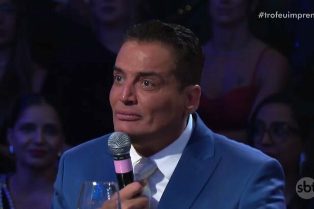 Leo Dias emocionado no Troféu Imprensa