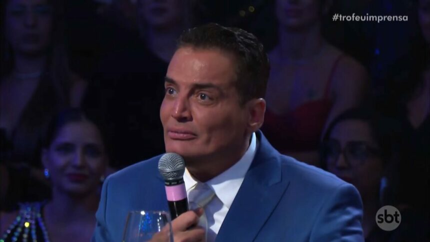 Leo Dias emocionado no Troféu Imprensa