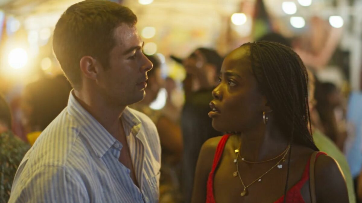 Leona (Clara Moneke) e Davi (Rafael Vitti) em trecho do capítulo de Dona de Mim
