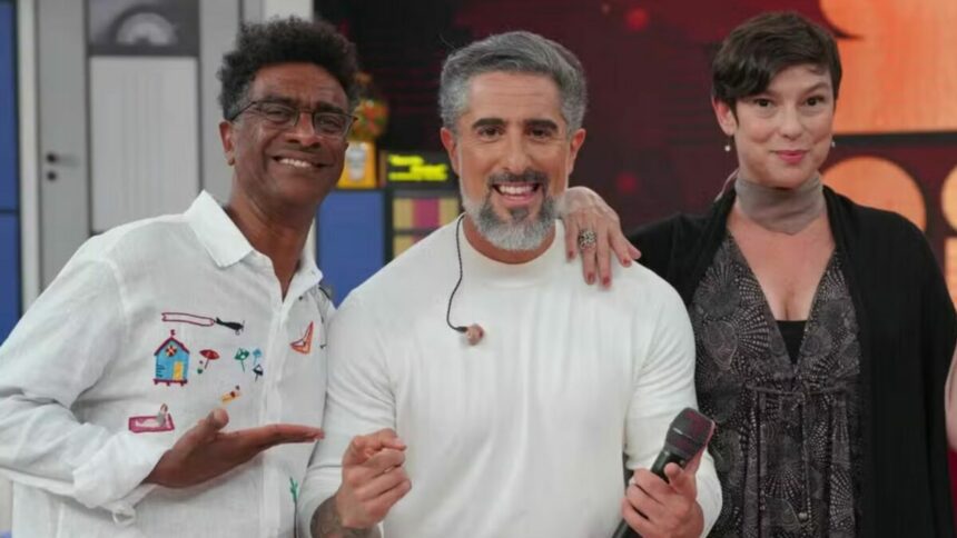 Marcos Mion, Helio de la Peña e Maria Paula em trecho do TV Teca no Caldeirão