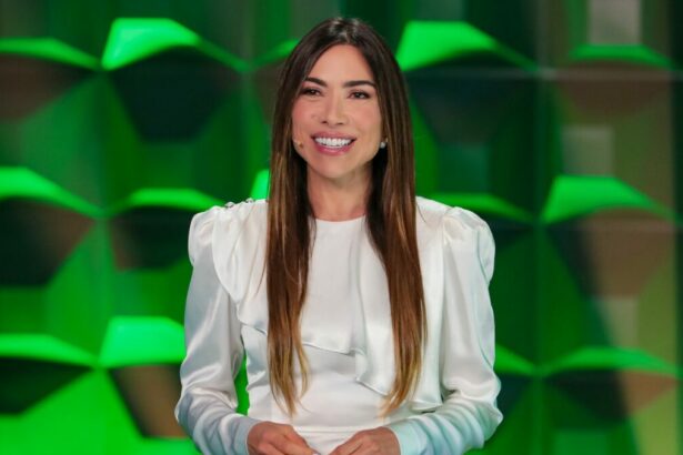 Patricia Abravanel no cenário do Show do Milhão