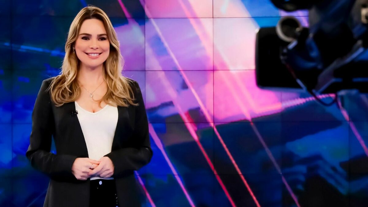 Rachel Sheherazade nos bastidores do SBT Brasil