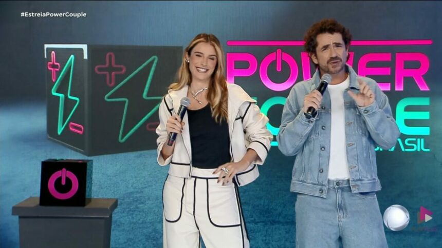 Rafa Brites e Felipe Andreoli no cenário do Power Couple Brasil