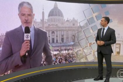 William Bonner e Cesar Tralli em trecho do Plantão da Globo no Conclave