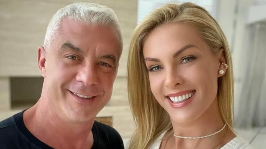 Alexandre Correa e Ana Hickmann, em foto posada juntos e sorridentes