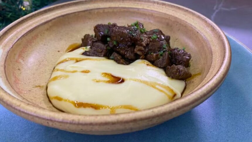 Aligot com picadinho do chef Alex Atala, em trecho de receita do Mais Você