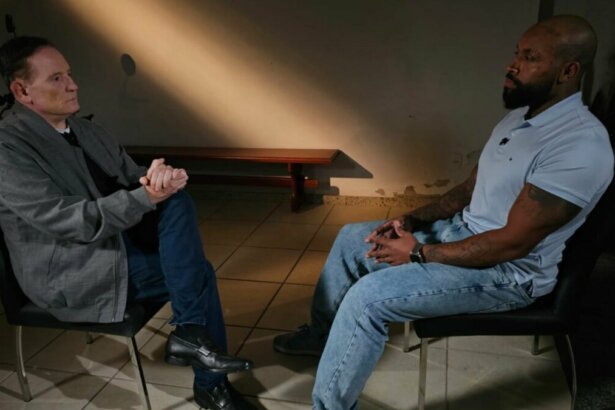 Cabrini e Nego Di, frente a frente, em trecho de entrevista ao Domingo Espetacular