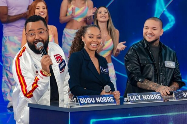 Dudu Nobre, Lily Nobre e Suel no cenário do Programa Silvio Santos