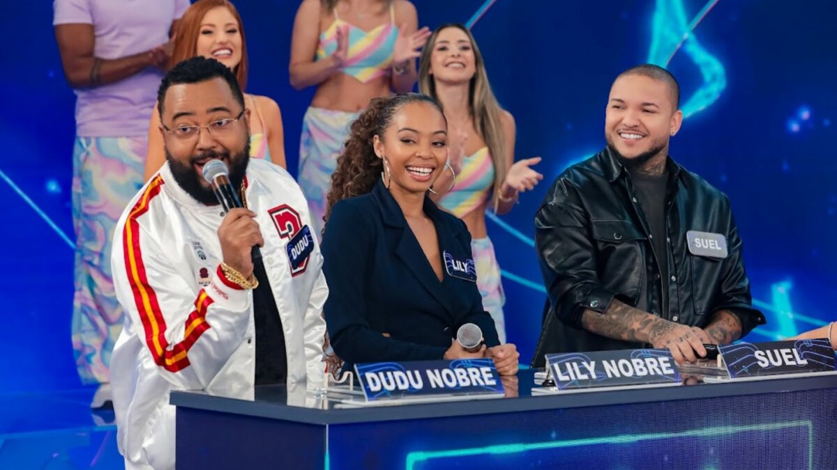 Dudu Nobre, Lily Nobre e Suel no cenário do Programa Silvio Santos