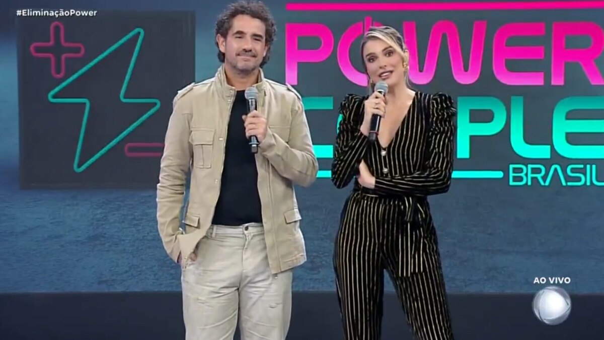 Felipe Andreoli e Rafa Brites anunciando mudanças na dinâmica do Power Couple