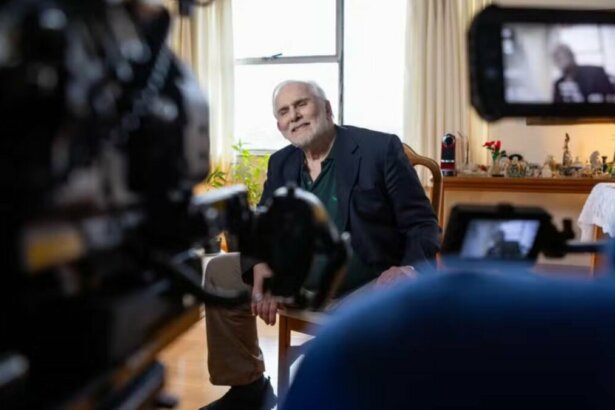Francisco Cuoco em trecho de entrevista para o programa Tributo