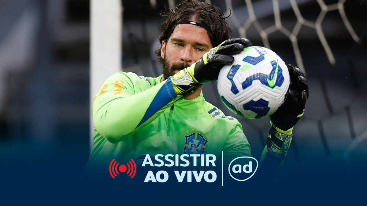 Goleiro Alisson na arte onde assistir Brasil x Paraguai, em jogo das Eliminatórias