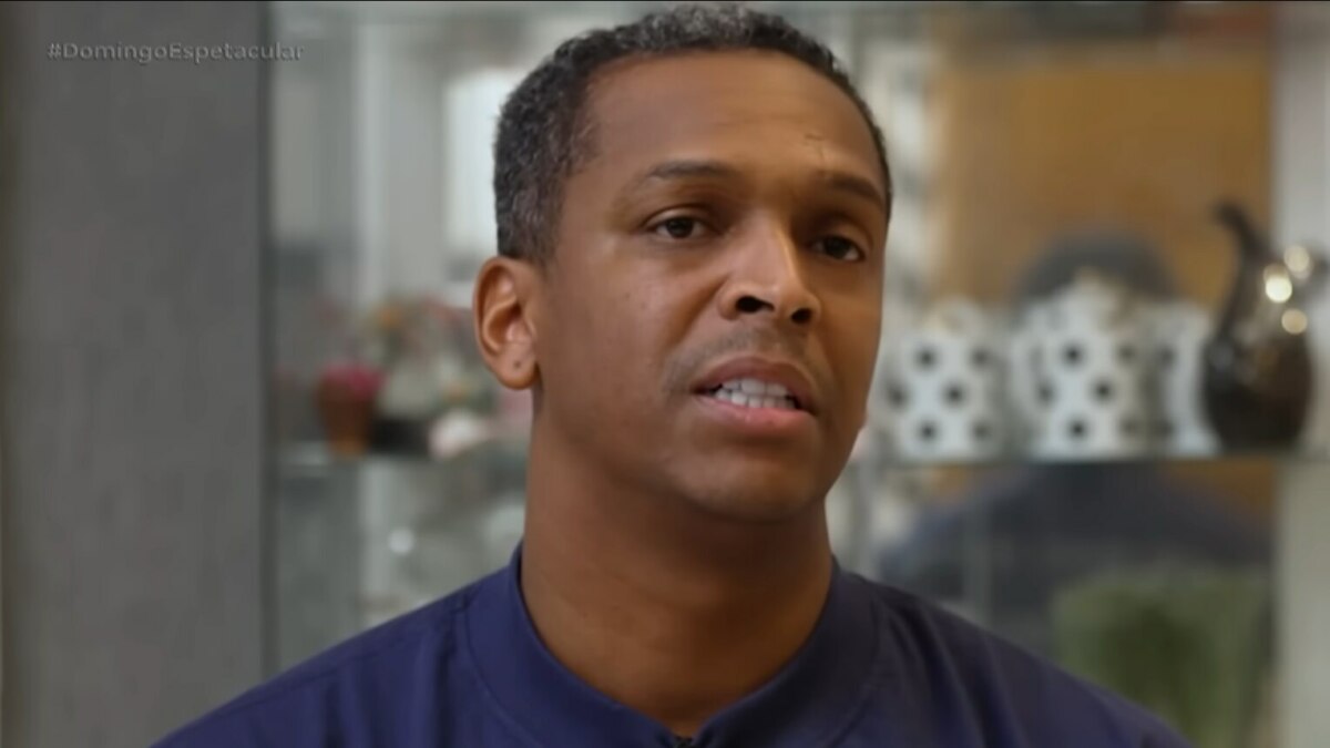 Jô em entrevista ao Domingo Espetacular falando sobre a prisão por dívida de pensão