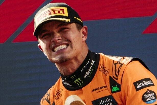 Lando Norris celebrando a vitória no GP da Áustria de Fórmula 1