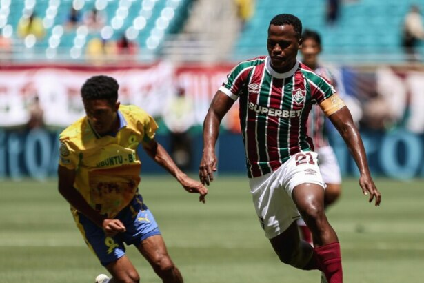 Arias em campo no jogo Mamelodi x Fluminense pela Copa do Mundo de Clubes