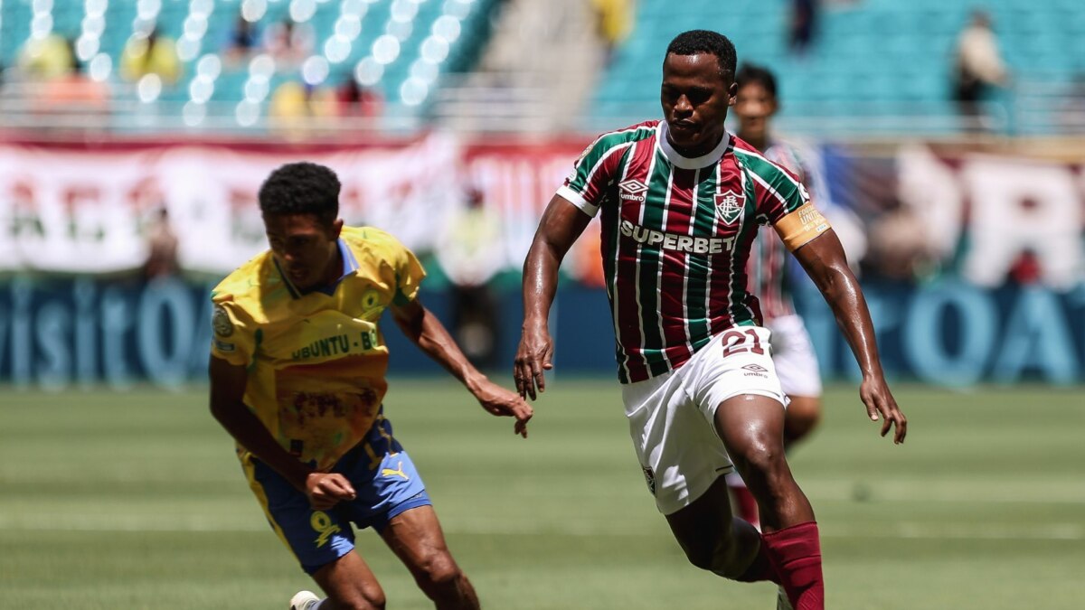 Arias em campo no jogo Mamelodi x Fluminense pela Copa do Mundo de Clubes