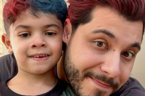 Murilo Huff ao lado de Leo Huff, seu filho com Marília Mendonça