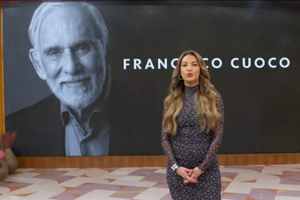 Patrícia Poeta homenageiando Francisco Cuoco no Encontro