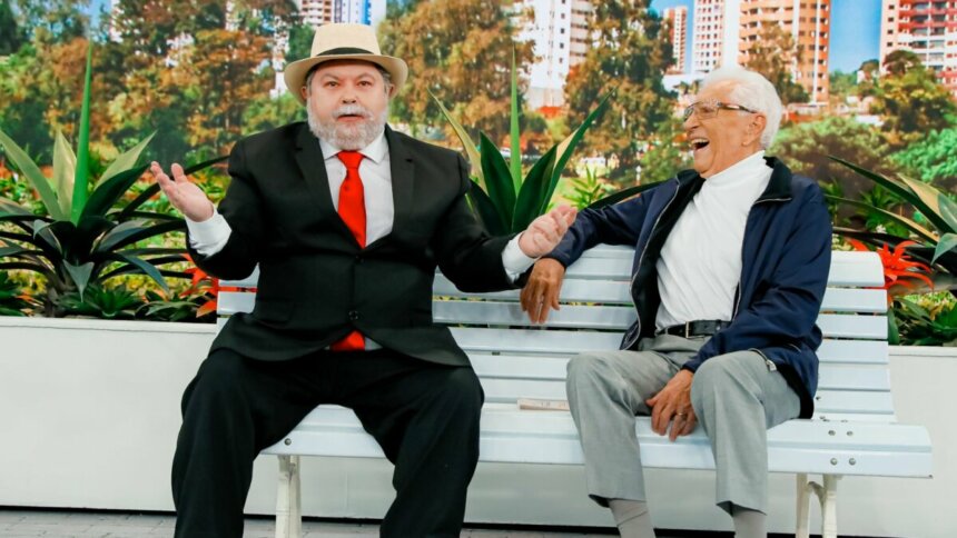 Porpetone e Carlos Alberto de Nóbrega sentados no banco de A Praça é Nossa