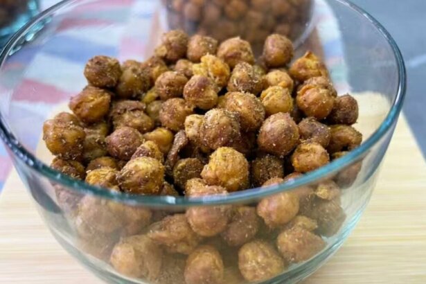 Salgadinho assado de grão-de-bico, foto da receita ensinada no Mais Você