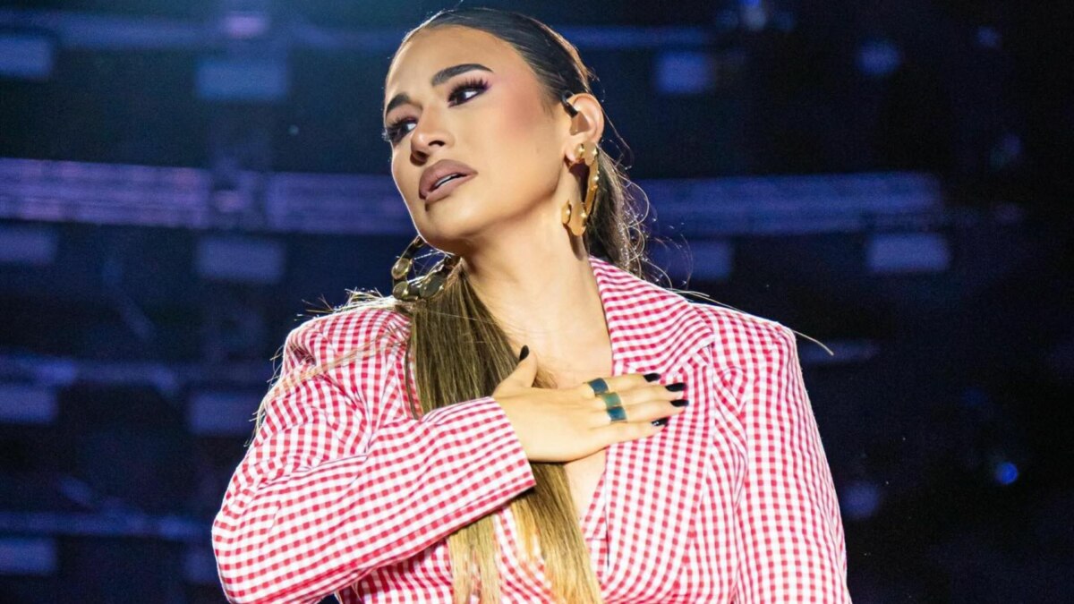 Simone Mendes em trecho de show no São João