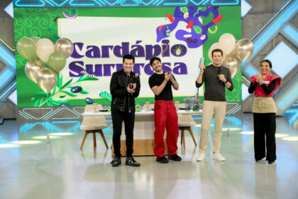 Hugo & Guilherme ao lado de Celso Portiolli no cenário do Cardápio Surpresa do Domingo Legal