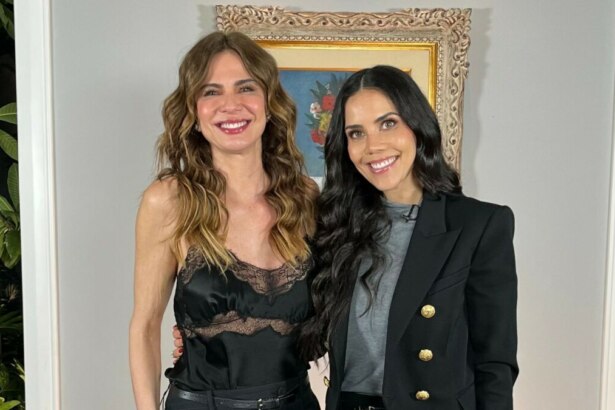 Luciana Gimenez abraça Daniela Albuquerque nos bastidores do Sensacional da RedeTV!