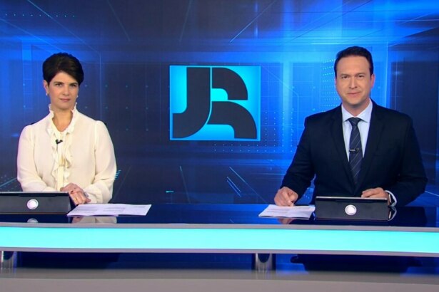 mariana godoy e eduardo ribeiro na bancada do jornal da record