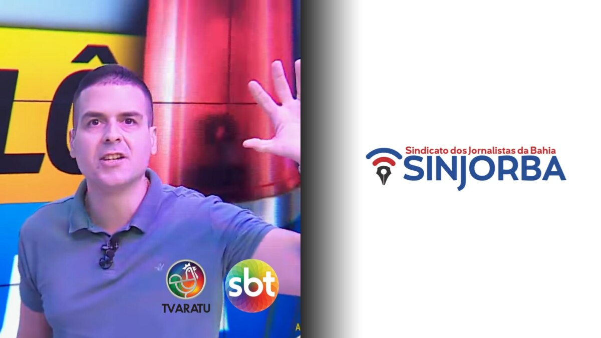 Marcelo Castro apresentando o Alô Juca com a mão aberta e olhar assustado. Abaixo dele a logo da TV Aratu e do SBT. Ao lado o logo do SINJORBA, sindicato dos jornalistas da Bahia