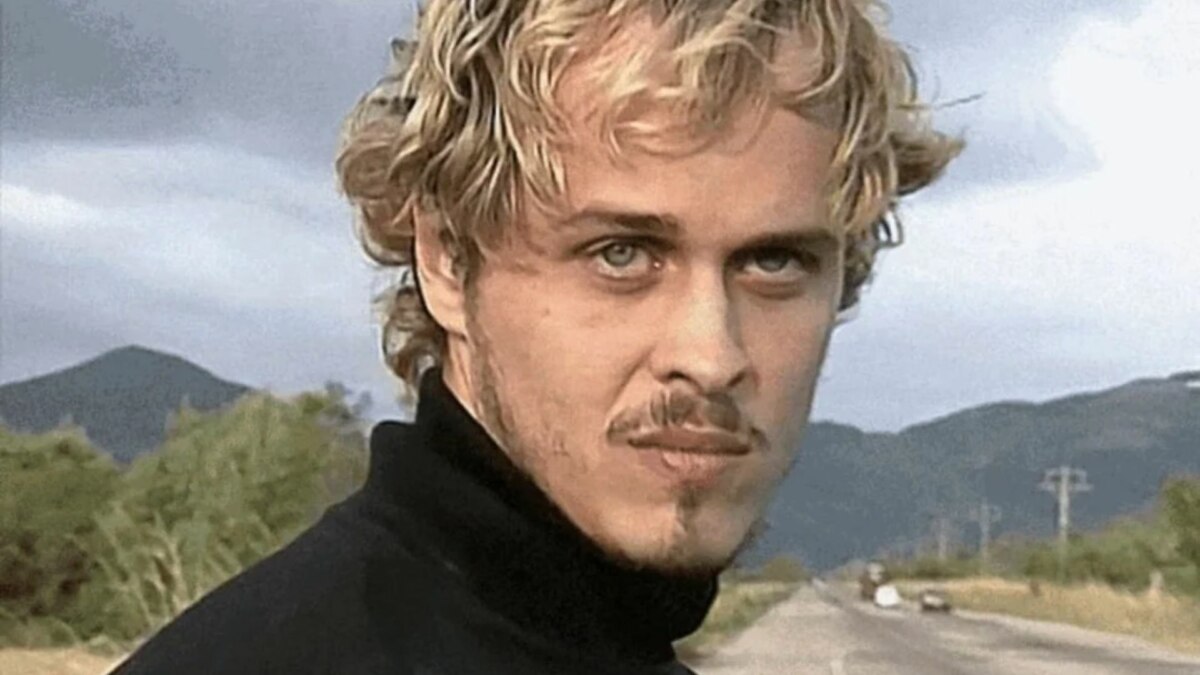Guilherme Fontes, como Alexandre, em trecho da novela A Viagem