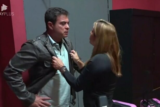 Adriana e Dhomini em conversa no quarto Uva do Power Couple