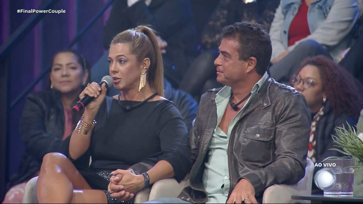 Adriana e Dhomini em trecho da final do Power Couple