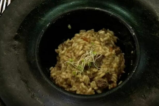 Receita do Arroz arbório com filé-mignon em trecho do Jogo de Panelas