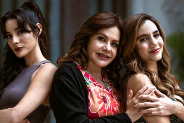 Trio de protagonistas da novela As Filhas da Senhora Garcia, trama mexicana exibida no SBT