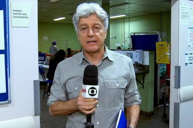 Caco Barcellos, segurando o microfone da Globo, em trecho do Profissão Repórter