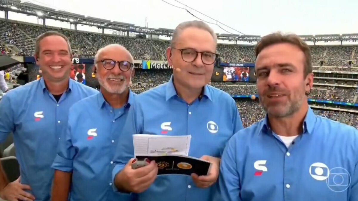 Caio Ribeiro, Junior, Luis Roberto e Roger Flores em trecho na transmissão da copa do mundo de clubes na globo