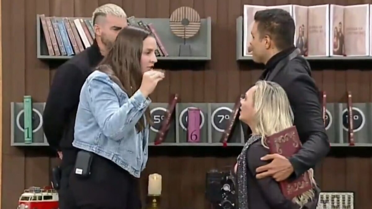 Carol e Ana Paula em trecho de discussão no Quebra-Power