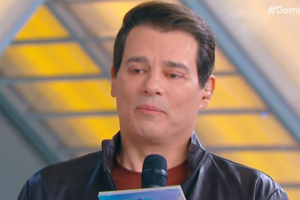 Celso Portiolli chorando no Domingo Legal ao relembrar a morte do irmão